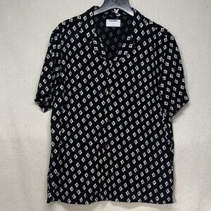 Old Navy Black White Print Button Up Shirt Medium Short Sleeve Casual